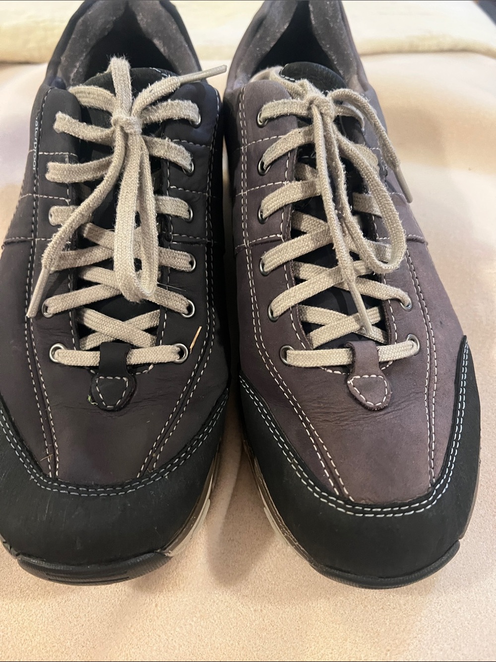 Clark brand ladies 
Casual Lace-Up waterproof wave walk size 9